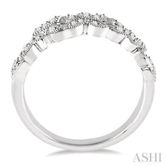1/6 Ctw Round Cut Diamond Wedding Band in 14K White Gold 1/6 Ctw Round Cut Diamond Wedding Band in 14K White Gold