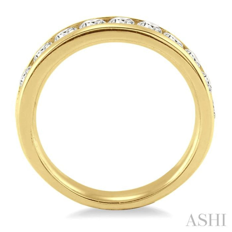 1/2 Ctw Round Cut Diamond Wedding Band in 14K Yellow Gold 1/2 Ctw Round Cut Diamond Wedding Band in 14K Yellow Gold