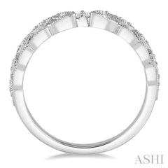 1/20 ctw Round Cut Diamond Wedding Band in 14K White Gold 1/20 ctw Round Cut Diamond Wedding Band in 14K White Gold