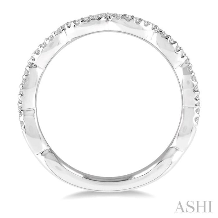 1/6 Ctw Wavy Pattern Round Cut Diamond Wedding Band in 14K White Gold 1/6 Ctw Wavy Pattern Round Cut Diamond Wedding Band in 14K White Gold