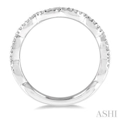 1/6 Ctw Wavy Pattern Round Cut Diamond Wedding Band in 14K White Gold 1/6 Ctw Wavy Pattern Round Cut Diamond Wedding Band in 14K White Gold