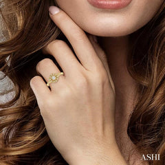 1/8 Ctw Lattice Circular Center Round Cut Diamond Ring in 10K Yellow Gold 1/8 Ctw Lattice Circular Center Round Cut Diamond Ring in 10K Yellow Gold