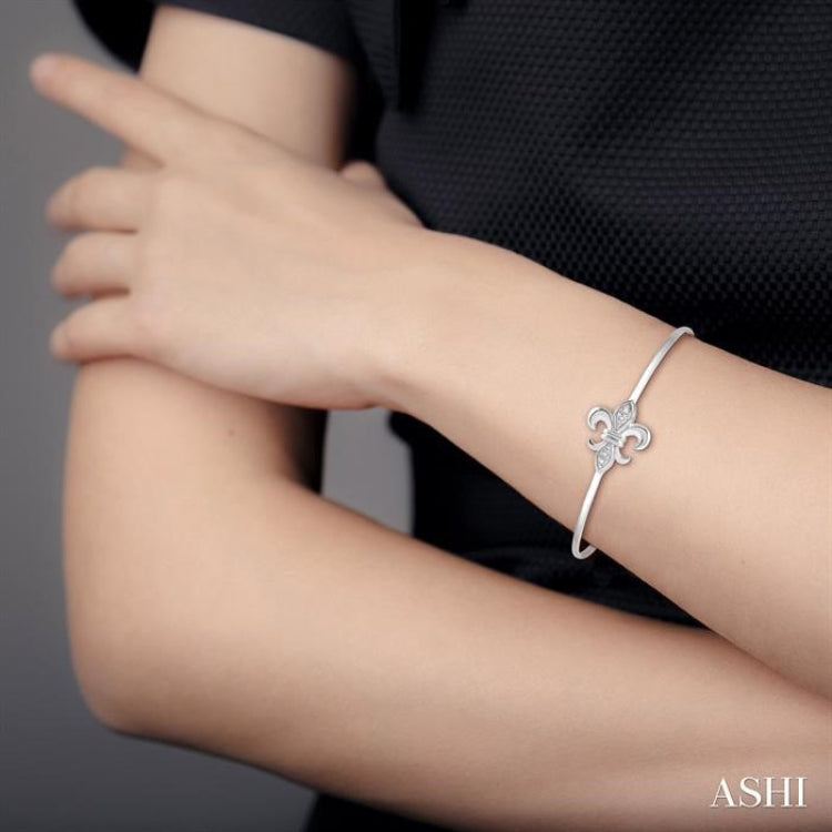1/20 Ctw Fleur De Lis Round Cut Diamond Flexi Bangle in Sterling Silver 1/20 Ctw Fleur De Lis Round Cut Diamond Flexi Bangle in Sterling Silver