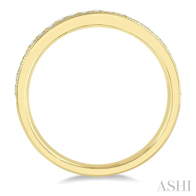 1/4 Ctw Round Cut Diamond Wedding Band in 14K Yellow Gold 1/4 Ctw Round Cut Diamond Wedding Band in 14K Yellow Gold