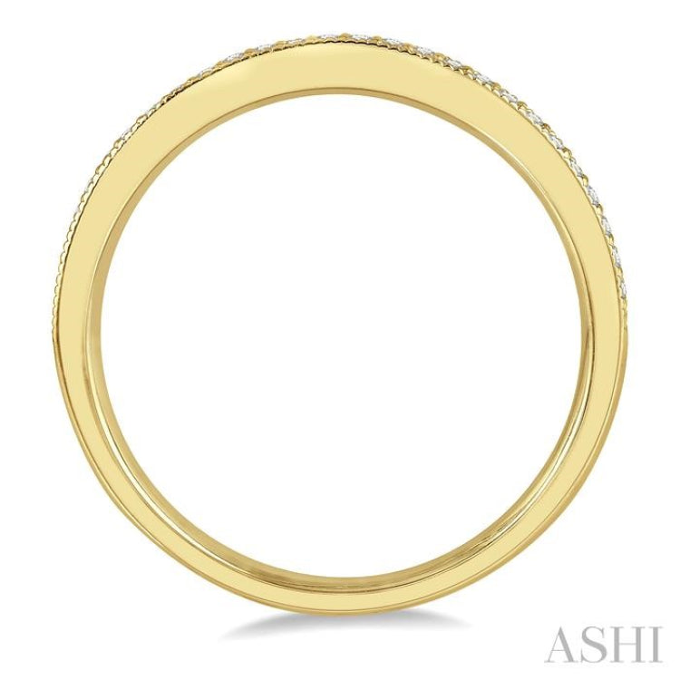 1/10 Ctw Round Cut Diamond Wedding Band in 14K Yellow Gold 1/10 Ctw Round Cut Diamond Wedding Band in 14K Yellow Gold