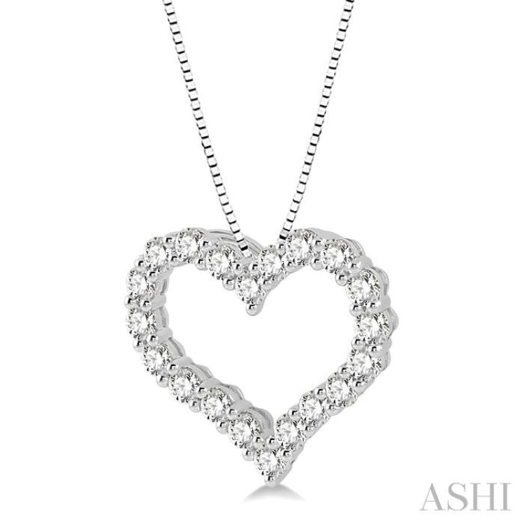 1 Ctw Heart Shape Round Cut Diamond Pendant With Chain in 14K White Gold 1 Ctw Heart Shape Round Cut Diamond Pendant With Chain in 14K White Gold