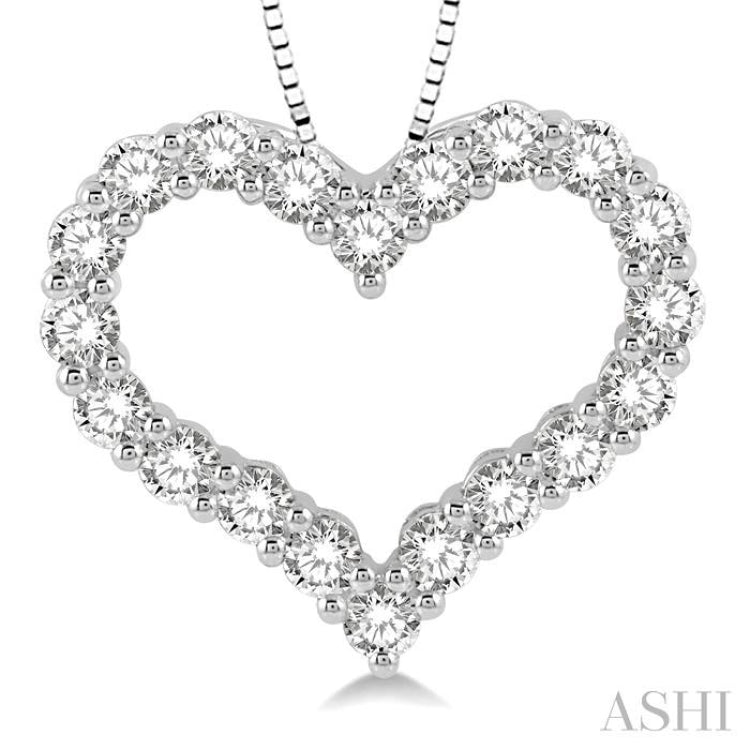 1 Ctw Heart Shape Round Cut Diamond Pendant With Chain in 14K White Gold 1 Ctw Heart Shape Round Cut Diamond Pendant With Chain in 14K White Gold