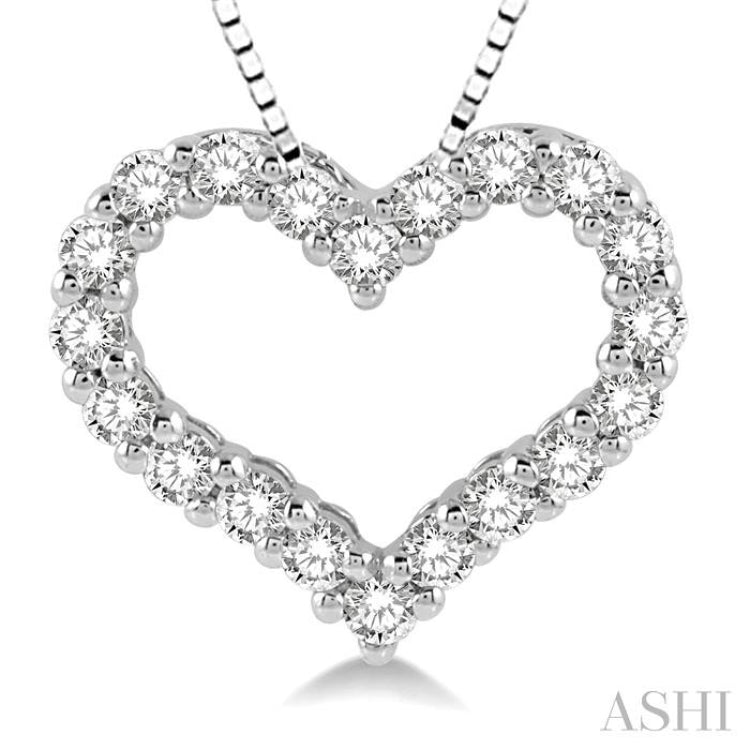 1/4 Ctw Heart Shape Round Cut Diamond Pendant With Chain in 14K White Gold 1/4 Ctw Heart Shape Round Cut Diamond Pendant With Chain in 14K White Gold