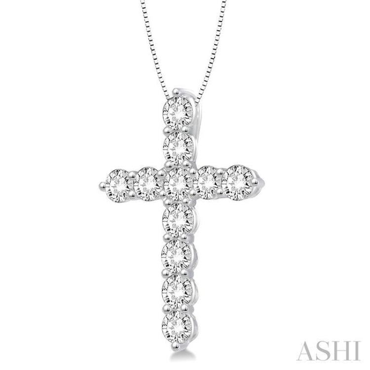 1/4 Ctw Round Cut Diamond Cross Pendant in 14K White Gold with Chain 1/4 Ctw Round Cut Diamond Cross Pendant in 14K White Gold with Chain