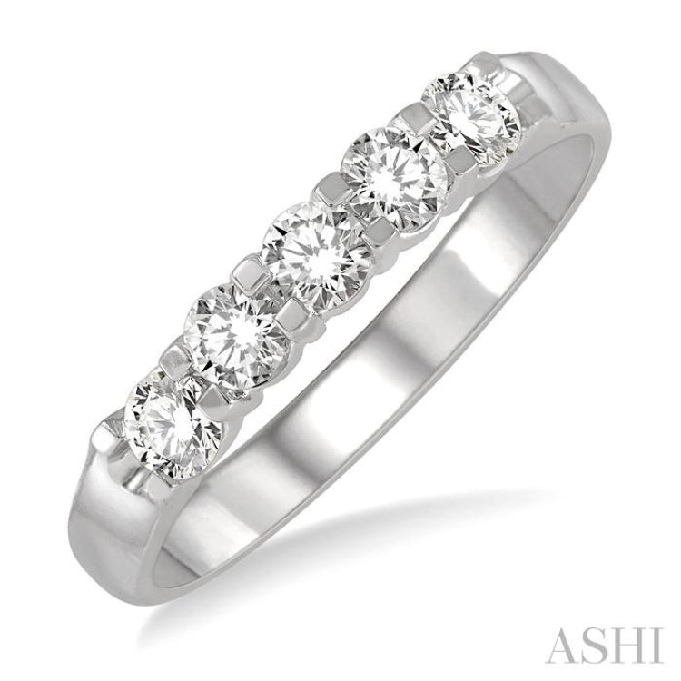 1/2 ctw 5 Stone Round Cut Diamond Wedding Band in 14K White Gold 1/2 ctw 5 Stone Round Cut Diamond Wedding Band in 14K White Gold