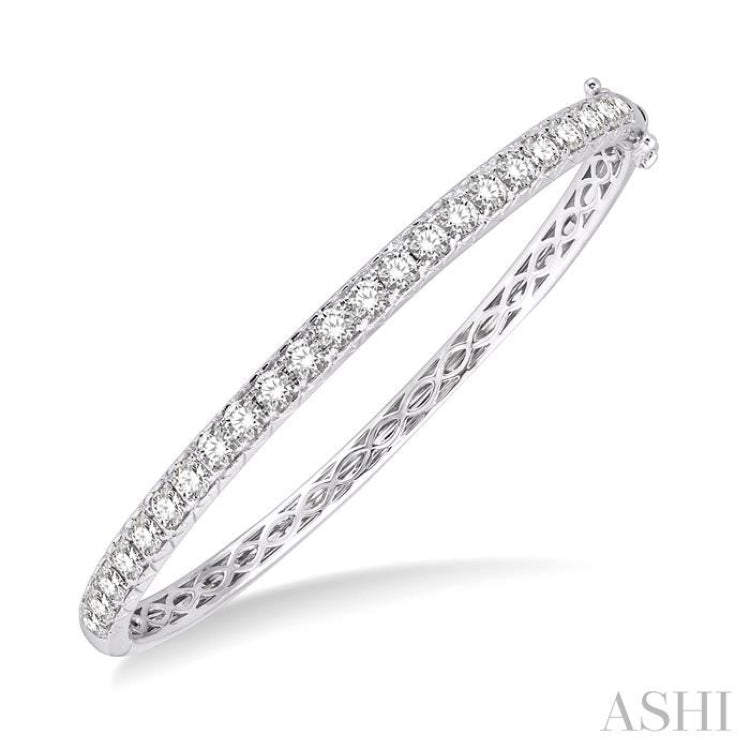 3 Ctw Round Cut Diamond Bangle in 14K White Gold 3 Ctw Round Cut Diamond Bangle in 14K White Gold
