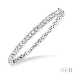 3 Ctw Round Cut Diamond Bangle in 14K White Gold 3 Ctw Round Cut Diamond Bangle in 14K White Gold