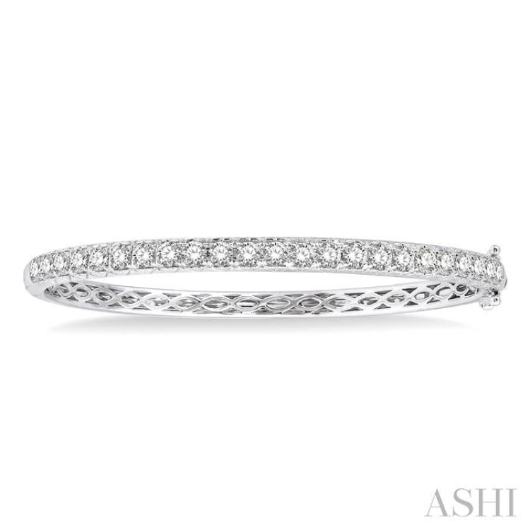 3 Ctw Round Cut Diamond Bangle in 14K White Gold 3 Ctw Round Cut Diamond Bangle in 14K White Gold