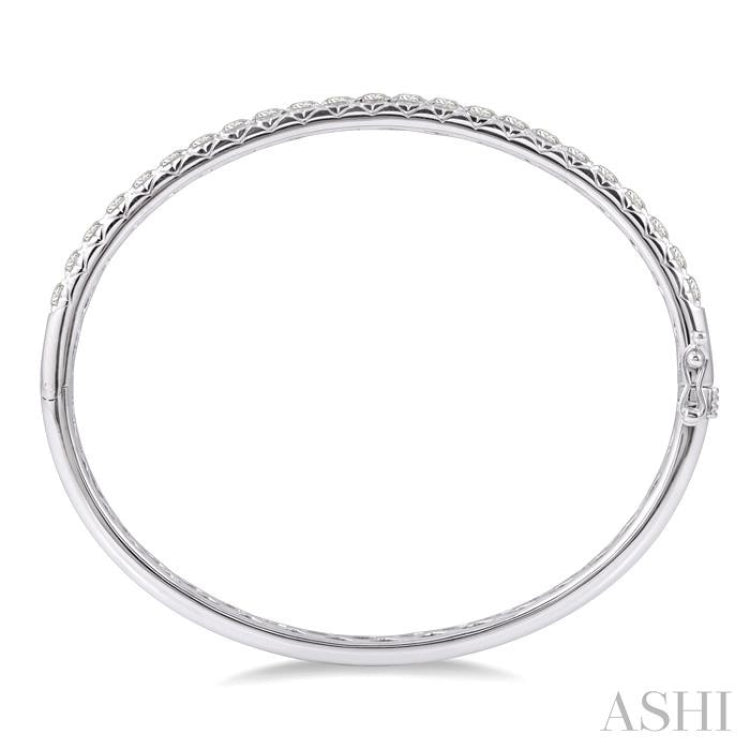 3 Ctw Round Cut Diamond Bangle in 14K White Gold 3 Ctw Round Cut Diamond Bangle in 14K White Gold