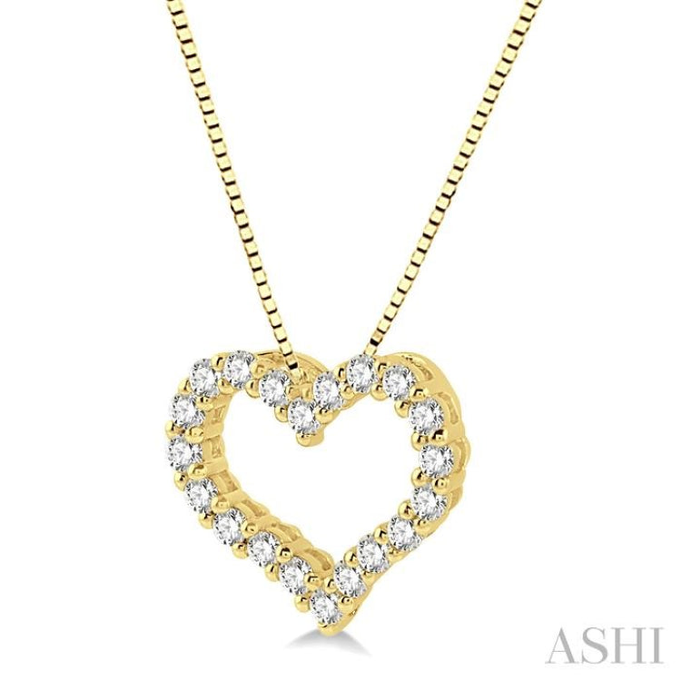 1/2 Ctw Heart Shape Round Cut Diamond Pendant With Chain in 14K Yellow Gold 1/2 Ctw Heart Shape Round Cut Diamond Pendant With Chain in 14K Yellow Gold