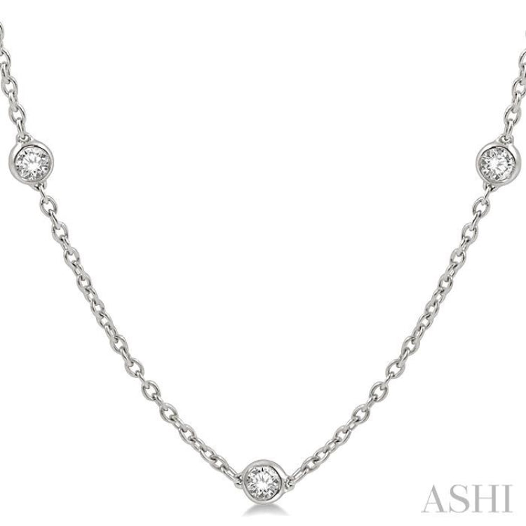 1 1/2 Ctw Round Cut Diamond Fashion Necklace in 14K White Gold 1 1/2 Ctw Round Cut Diamond Fashion Necklace in 14K White Gold