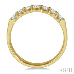 1/2 Ctw 7 Stone Round Cut Diamond Wedding Band in 14K Yellow Gold 1/2 Ctw 7 Stone Round Cut Diamond Wedding Band in 14K Yellow Gold