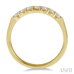 1/3 Ctw 7 Stone Round Cut Diamond Wedding Band in 14K Yellow Gold 1/3 Ctw 7 Stone Round Cut Diamond Wedding Band in 14K Yellow Gold