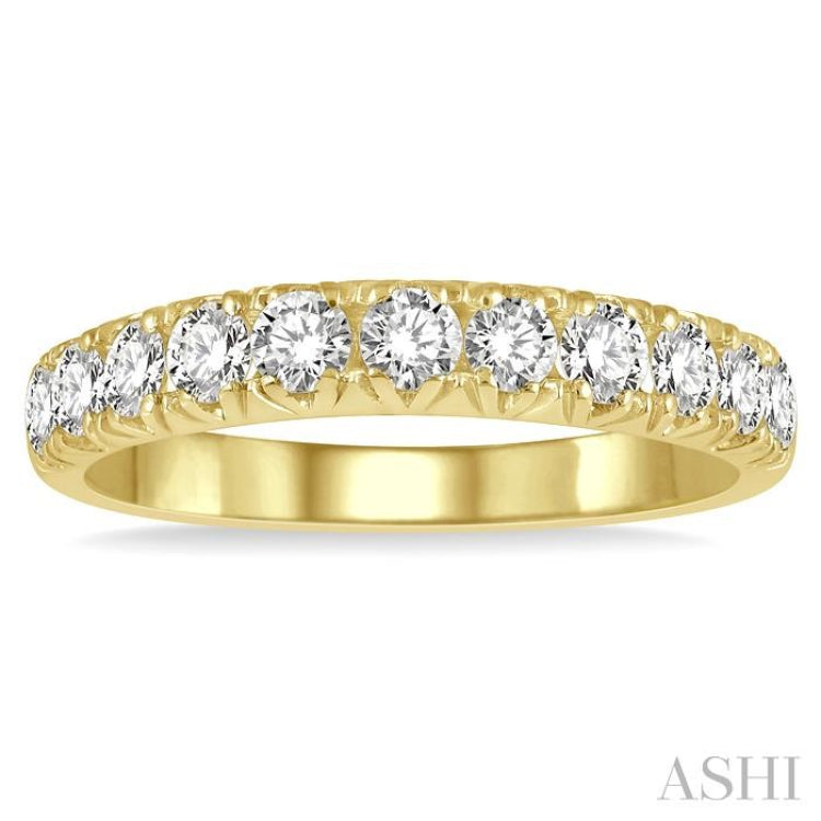 3/4 ctw 11 Stone Round Cut Diamond Wedding Band in 14K Yellow Gold 3/4 ctw 11 Stone Round Cut Diamond Wedding Band in 14K Yellow Gold