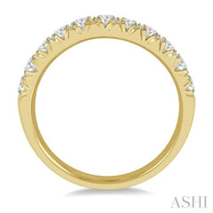3/4 ctw 11 Stone Round Cut Diamond Wedding Band in 14K Yellow Gold 3/4 ctw 11 Stone Round Cut Diamond Wedding Band in 14K Yellow Gold
