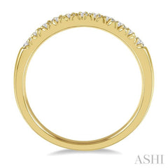 1/4 ctw 11 Stone Round Cut Diamond Wedding Band in 14K Yellow Gold 1/4 ctw 11 Stone Round Cut Diamond Wedding Band in 14K Yellow Gold