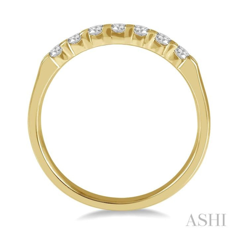 1/4 Ctw 7 Stone Round Cut Diamond Wedding Band in 14K Yellow Gold 1/4 Ctw 7 Stone Round Cut Diamond Wedding Band in 14K Yellow Gold