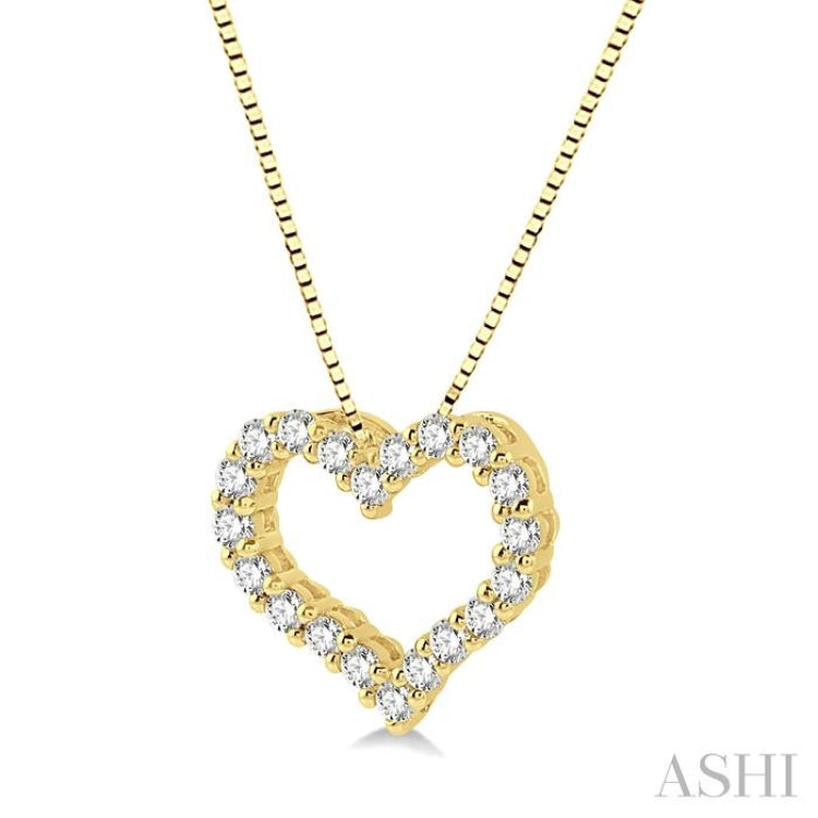 1/4 Ctw Heart Shape Round Cut Diamond Pendant With Chain in 14K Yellow Gold 1/4 Ctw Heart Shape Round Cut Diamond Pendant With Chain in 14K Yellow Gold