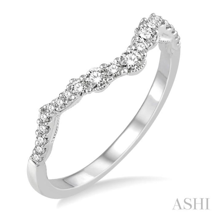 1/4 Ctw Garland Round Cut Diamond Wedding Band in 14K White Gold 1/4 Ctw Garland Round Cut Diamond Wedding Band in 14K White Gold