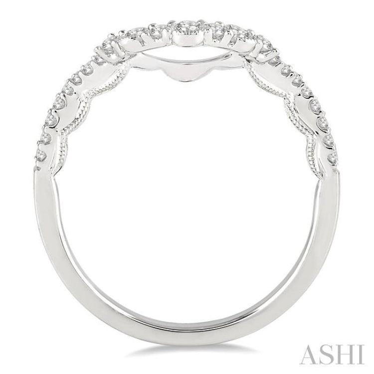 1/4 Ctw Garland Round Cut Diamond Wedding Band in 14K White Gold 1/4 Ctw Garland Round Cut Diamond Wedding Band in 14K White Gold