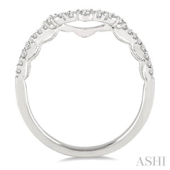 1/4 Ctw Garland Round Cut Diamond Wedding Band in 14K White Gold 1/4 Ctw Garland Round Cut Diamond Wedding Band in 14K White Gold