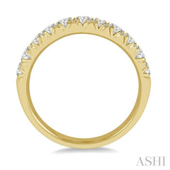 1/2 ctw 11 Stone Round Cut Diamond Wedding Band in 14K Yellow Gold 1/2 ctw 11 Stone Round Cut Diamond Wedding Band in 14K Yellow Gold