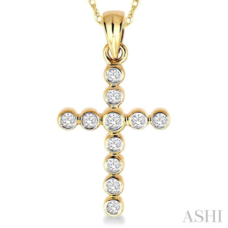 1/4 Ctw Round Cut Diamond Cross Pendant in 14K Yellow Gold with Chain 1/4 Ctw Round Cut Diamond Cross Pendant in 14K Yellow Gold with Chain