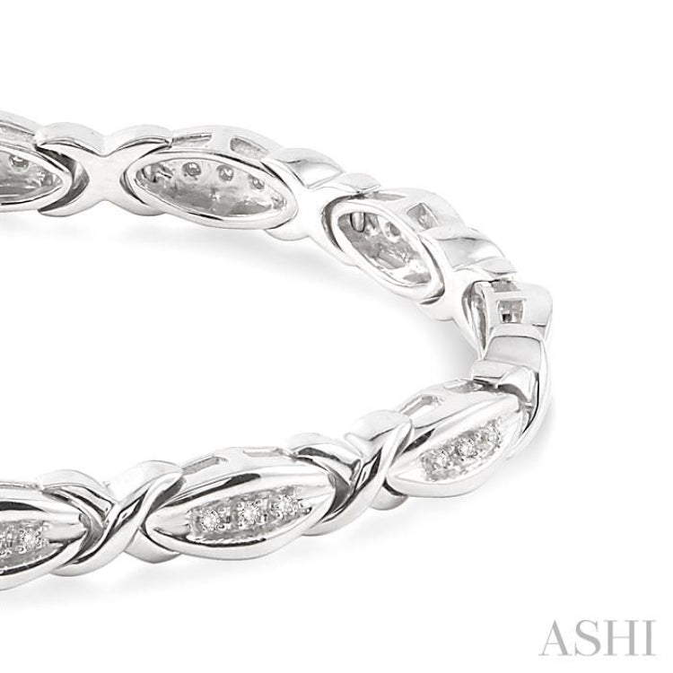 1/6 ctw 'X' Shape Single Cut Diamond Bracelet in Sterling Silver 1/6 ctw 'X' Shape Single Cut Diamond Bracelet in Sterling Silver
