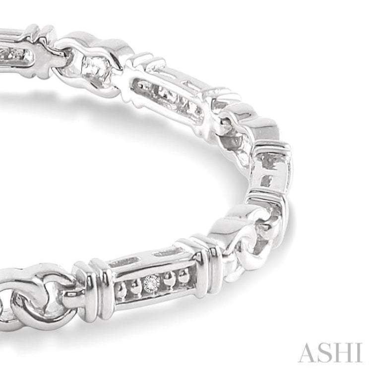 1/10 ctw Knot Shape Single Cut Diamond Link Bracelet in Sterling Silver 1/10 ctw Knot Shape Single Cut Diamond Link Bracelet in Sterling Silver