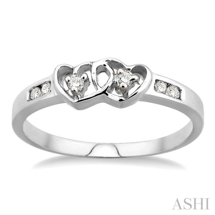 1/10 Ctw Round Cut Diamond Twin Heart Ring in Sterling Silver 1/10 Ctw Round Cut Diamond Twin Heart Ring in Sterling Silver