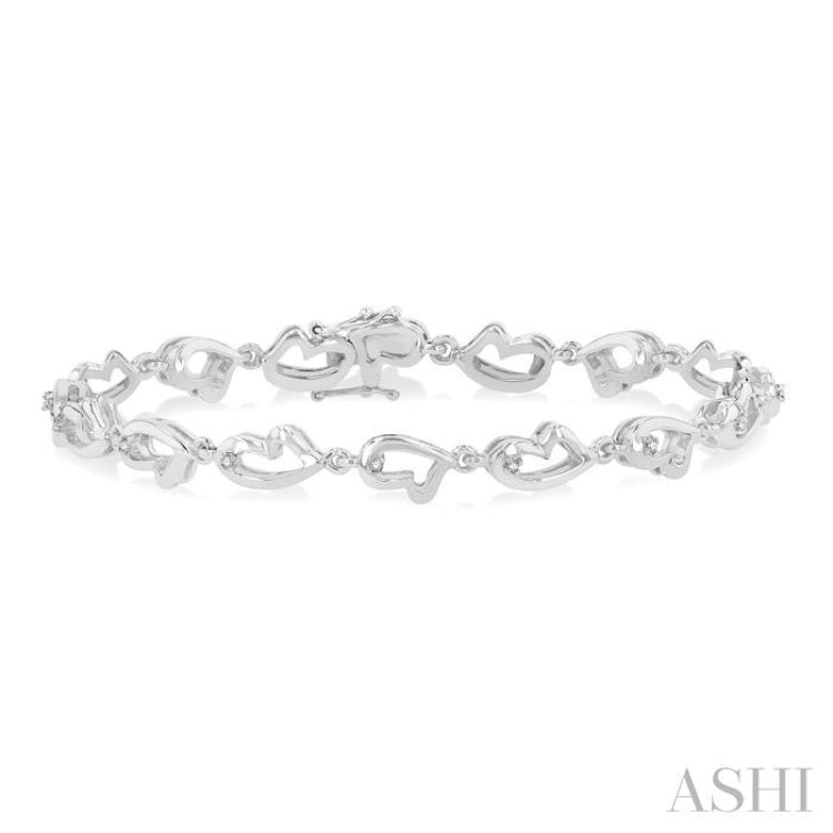 1/20 Ctw Heart Shape Single Cut Diamond Bracelet in Sterling Silver 1/20 Ctw Heart Shape Single Cut Diamond Bracelet in Sterling Silver