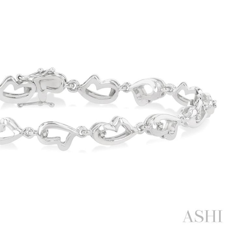 1/20 Ctw Heart Shape Single Cut Diamond Bracelet in Sterling Silver 1/20 Ctw Heart Shape Single Cut Diamond Bracelet in Sterling Silver