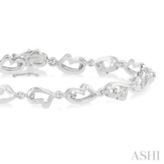 1/20 Ctw Heart Shape Single Cut Diamond Bracelet in Sterling Silver 1/20 Ctw Heart Shape Single Cut Diamond Bracelet in Sterling Silver