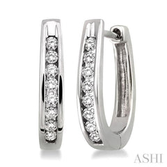 1/4 Ctw Round Cut Diamond Loop Earrings in Sterling Silver 1/4 Ctw Round Cut Diamond Loop Earrings in Sterling Silver