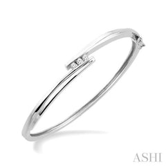 1/6 ctw Round Cut Diamond Bangle in Sterling Silver 1/6 ctw Round Cut Diamond Bangle in Sterling Silver