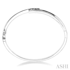 1/6 ctw Round Cut Diamond Bangle in Sterling Silver 1/6 ctw Round Cut Diamond Bangle in Sterling Silver