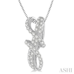 1/2 Ctw Round Cut Diamond Pendant in 14K White Gold with Chain 1/2 Ctw Round Cut Diamond Pendant in 14K White Gold with Chain