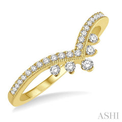 1/4 ctw Chevron Shank Round Cut Diamond Band in 14K Yellow Gold 1/4 ctw Chevron Shank Round Cut Diamond Band in 14K Yellow Gold