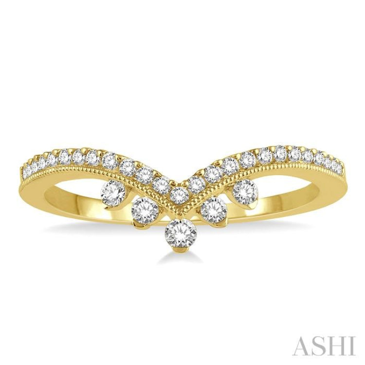 1/4 ctw Chevron Shank Round Cut Diamond Band in 14K Yellow Gold 1/4 ctw Chevron Shank Round Cut Diamond Band in 14K Yellow Gold