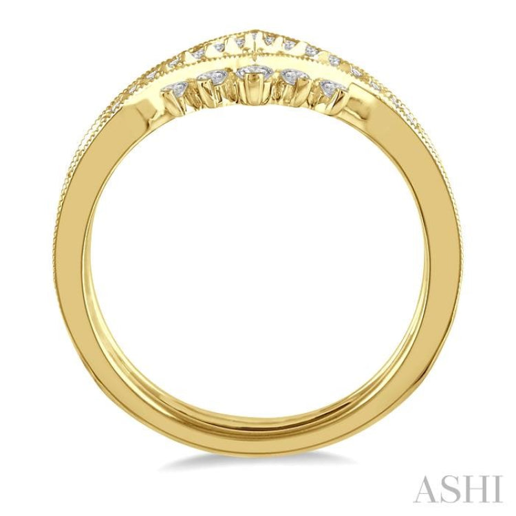 1/4 ctw Chevron Shank Round Cut Diamond Band in 14K Yellow Gold 1/4 ctw Chevron Shank Round Cut Diamond Band in 14K Yellow Gold