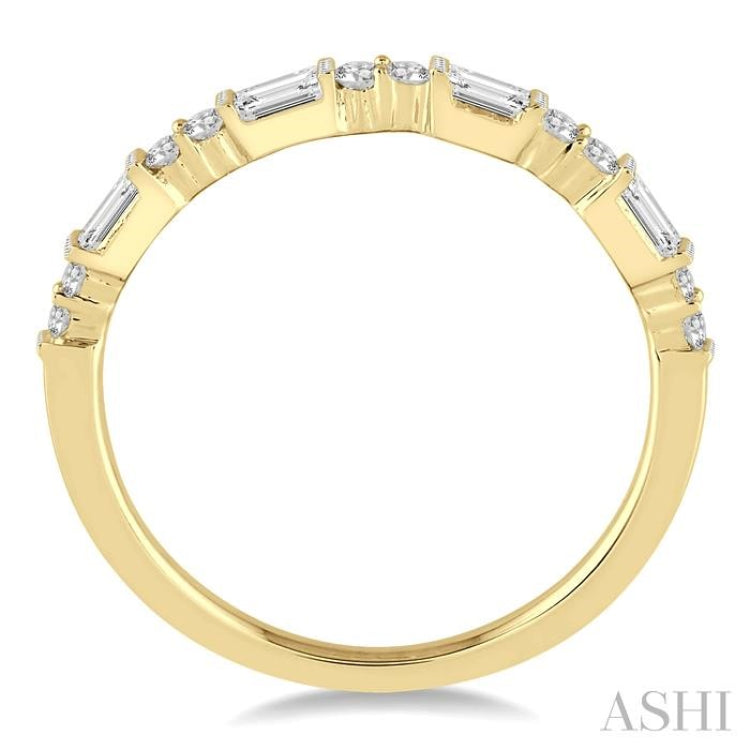 1/3 Ctw Baguette and Round Cut Diamond Wedding Band in 14K Yellow Gold 1/3 Ctw Baguette and Round Cut Diamond Wedding Band in 14K Yellow Gold