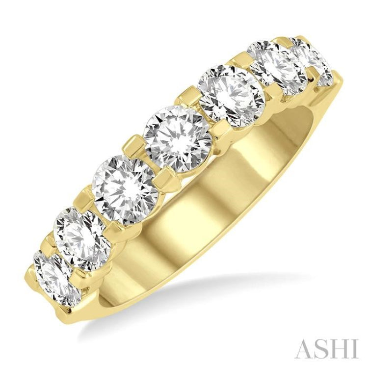 1 1/2 ctw 7 Stone Round Cut Diamond Wedding Band in 14K Yellow Gold 1 1/2 ctw 7 Stone Round Cut Diamond Wedding Band in 14K Yellow Gold