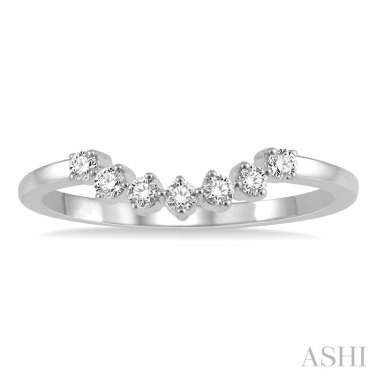 1/6 ctw Vintage Circular Mount Curved Center Round Cut Diamond Wedding Band in 14K White Gold 1/6 ctw Vintage Circular Mount Curved Center Round Cut Diamond Wedding Band in 14K White Gold