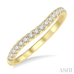 1/4 ctw Arched Center Round Cut Diamond Wedding Band in 14K Yellow Gold 1/4 ctw Arched Center Round Cut Diamond Wedding Band in 14K Yellow Gold