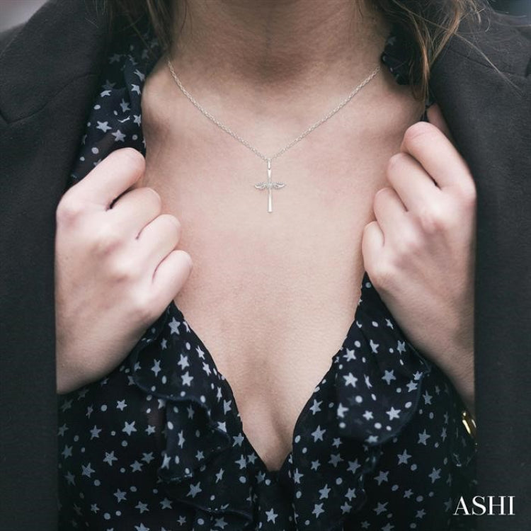 1/10 Ctw Angel Wing Round Cut Diamond Cross Petite Pendant With Chain in 10K White Gold 1/10 Ctw Angel Wing Round Cut Diamond Cross Petite Pendant With Chain in 10K White Gold